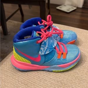 Girls Nike tennis shoes